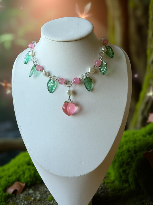 Roswyn Dewleaf 🌿🍑 Necklace