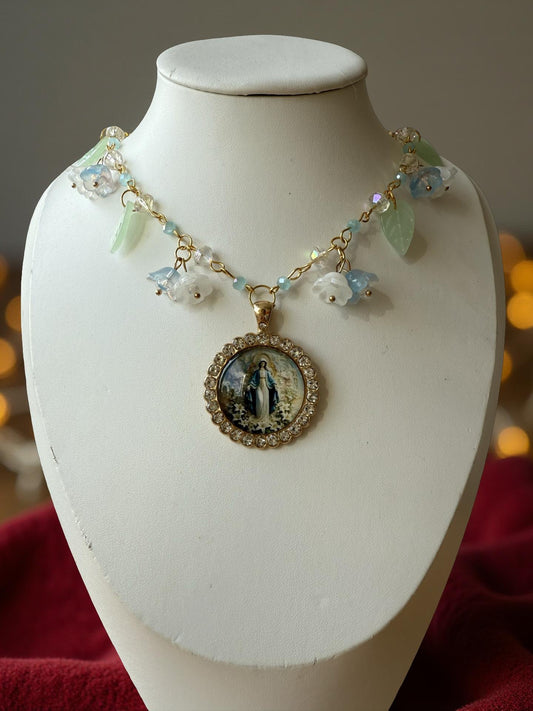 Ave Grace Necklace