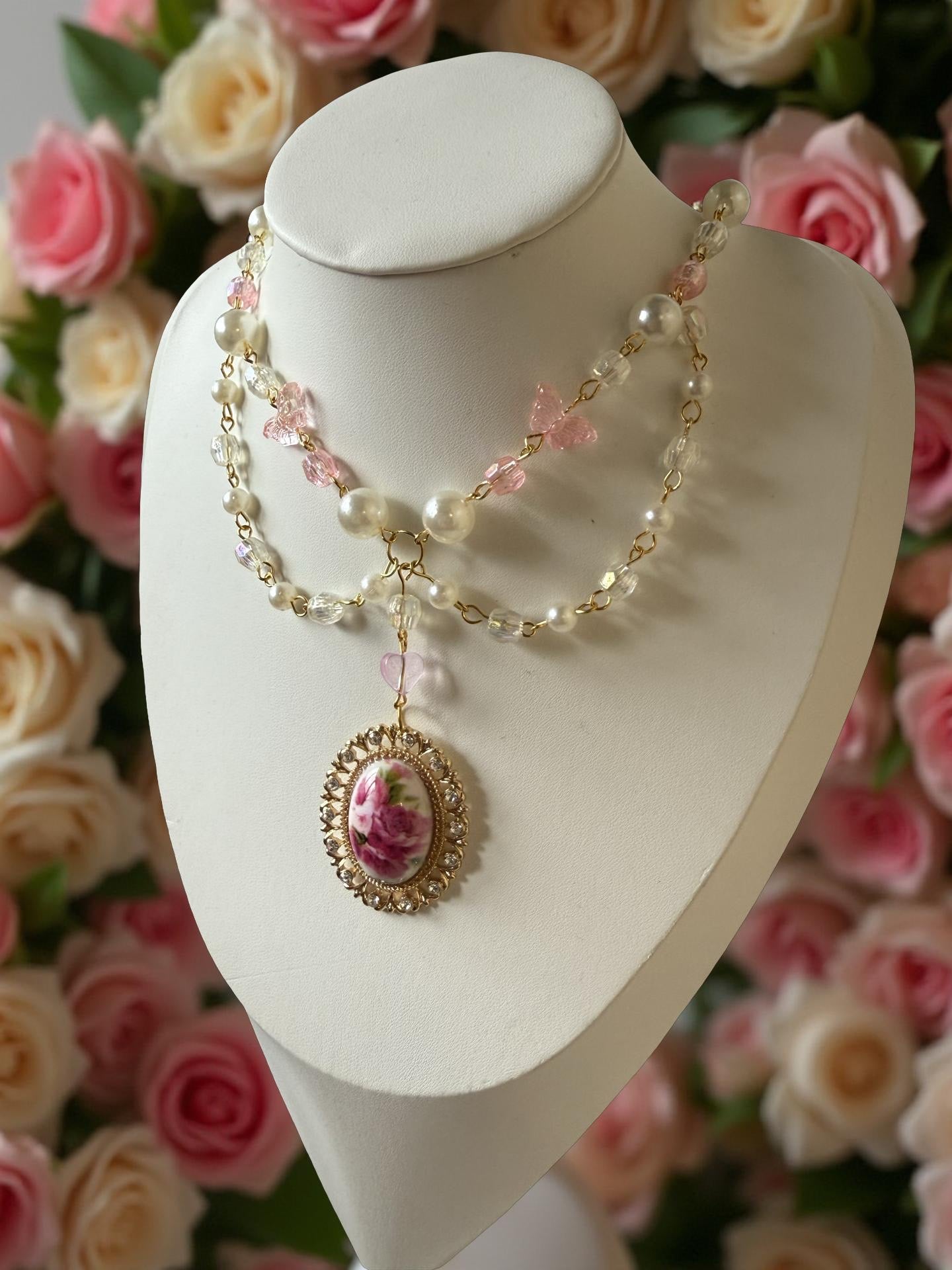 🌸 Rosabelle Cameo Necklace