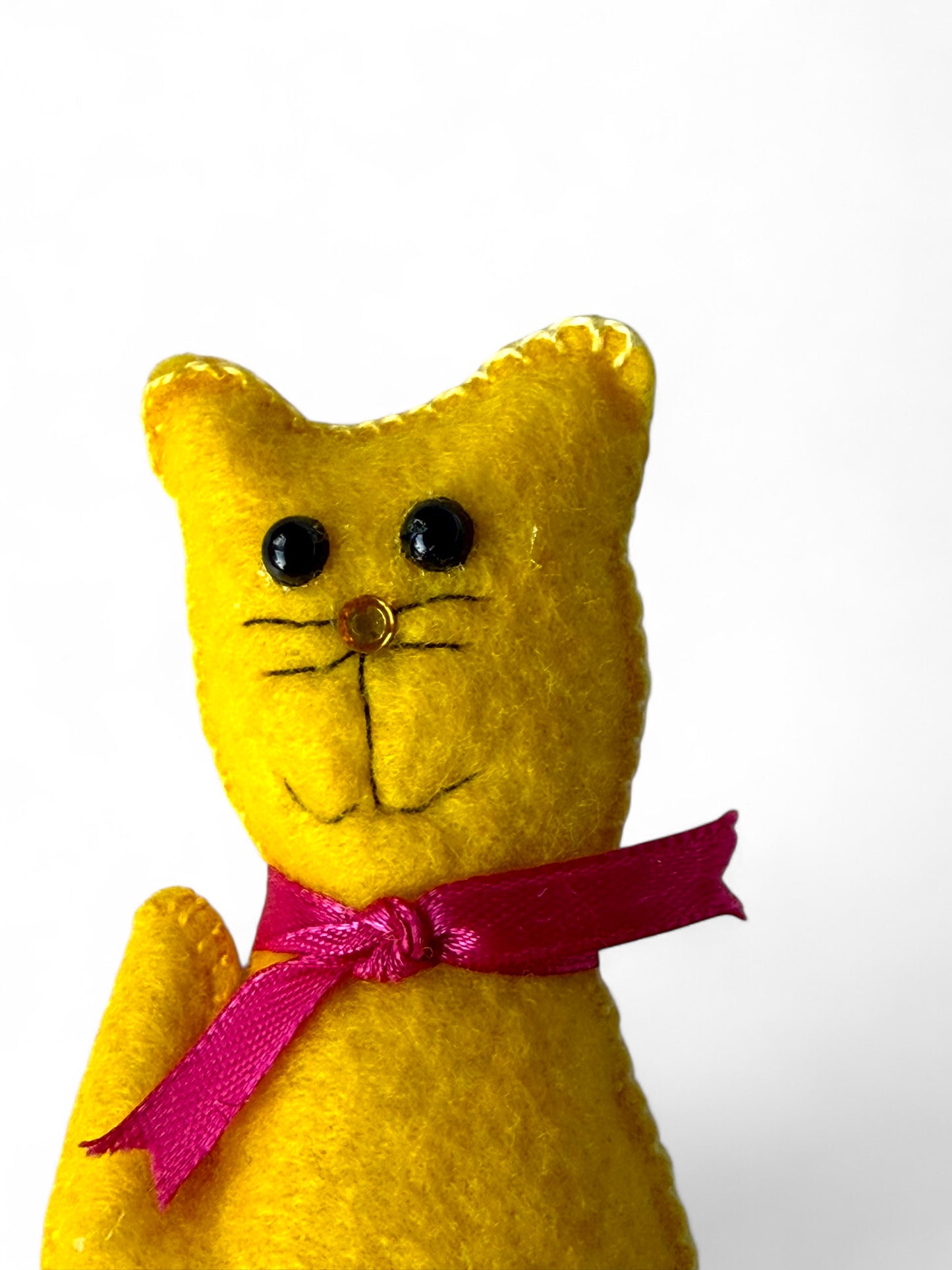 MiniMew – Tiny Felt Cat Plush