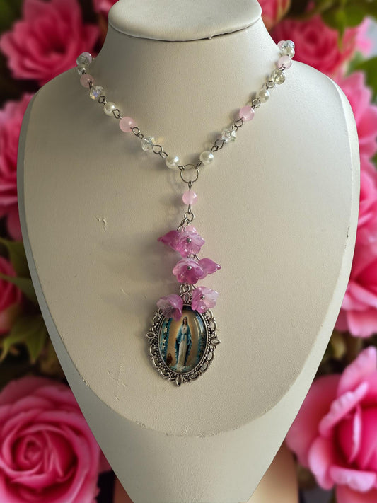 Seraphina Roselight necklace