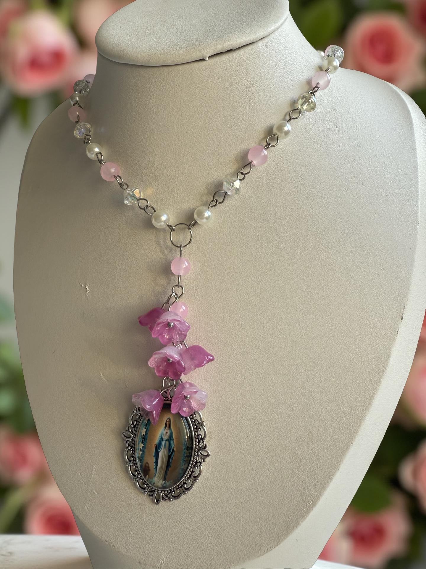 Seraphina Roselight necklace