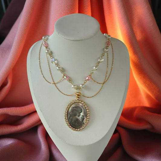 Lady Elowen ๐น Necklace
