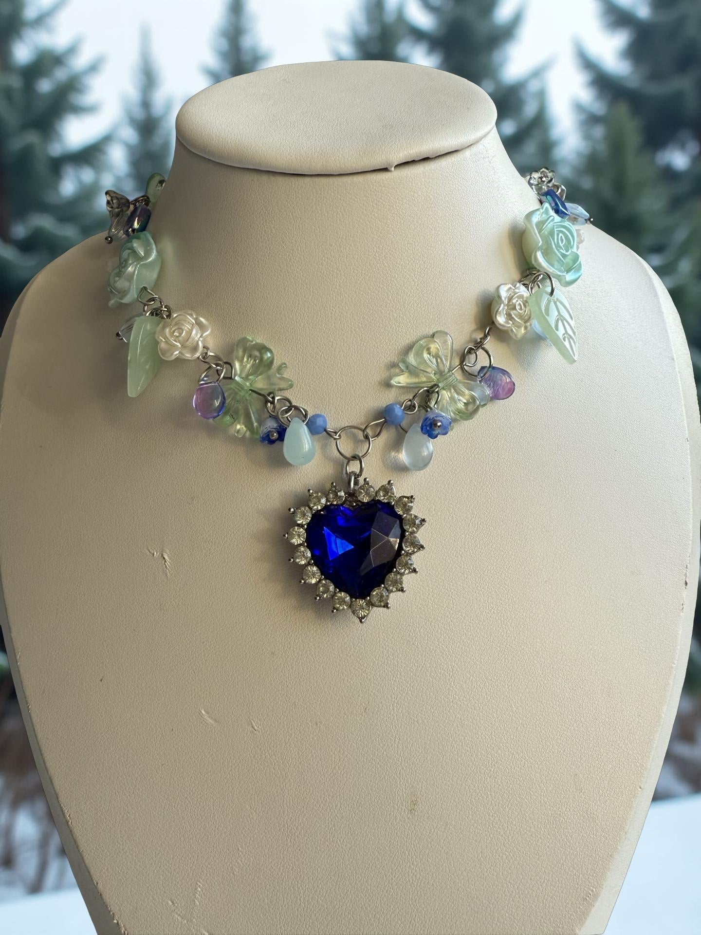 Arianwen Frostheart – Fairycore Heart Necklace