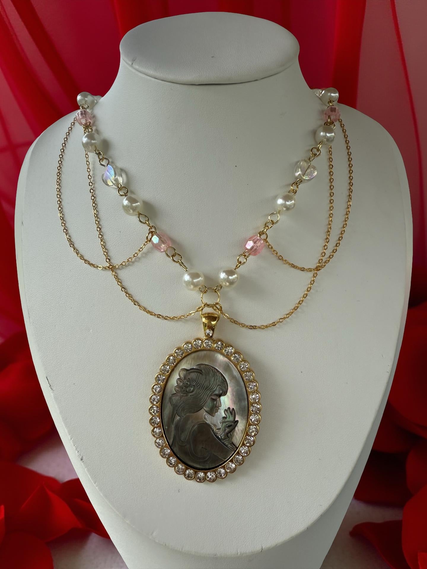 Lady Elowen 🌹 Necklace