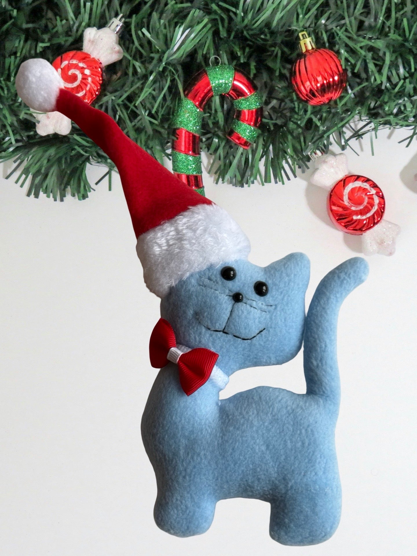 🎄 Handmade Christmas Cat Ornament – Festive Felt Plush