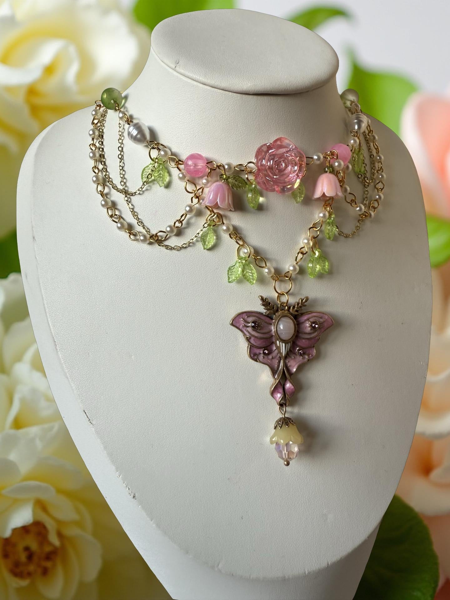 🌸 Blossomwing Necklace