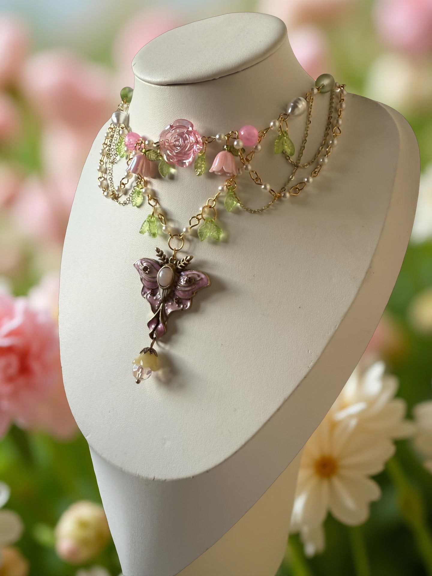 🌸 Blossomwing Necklace