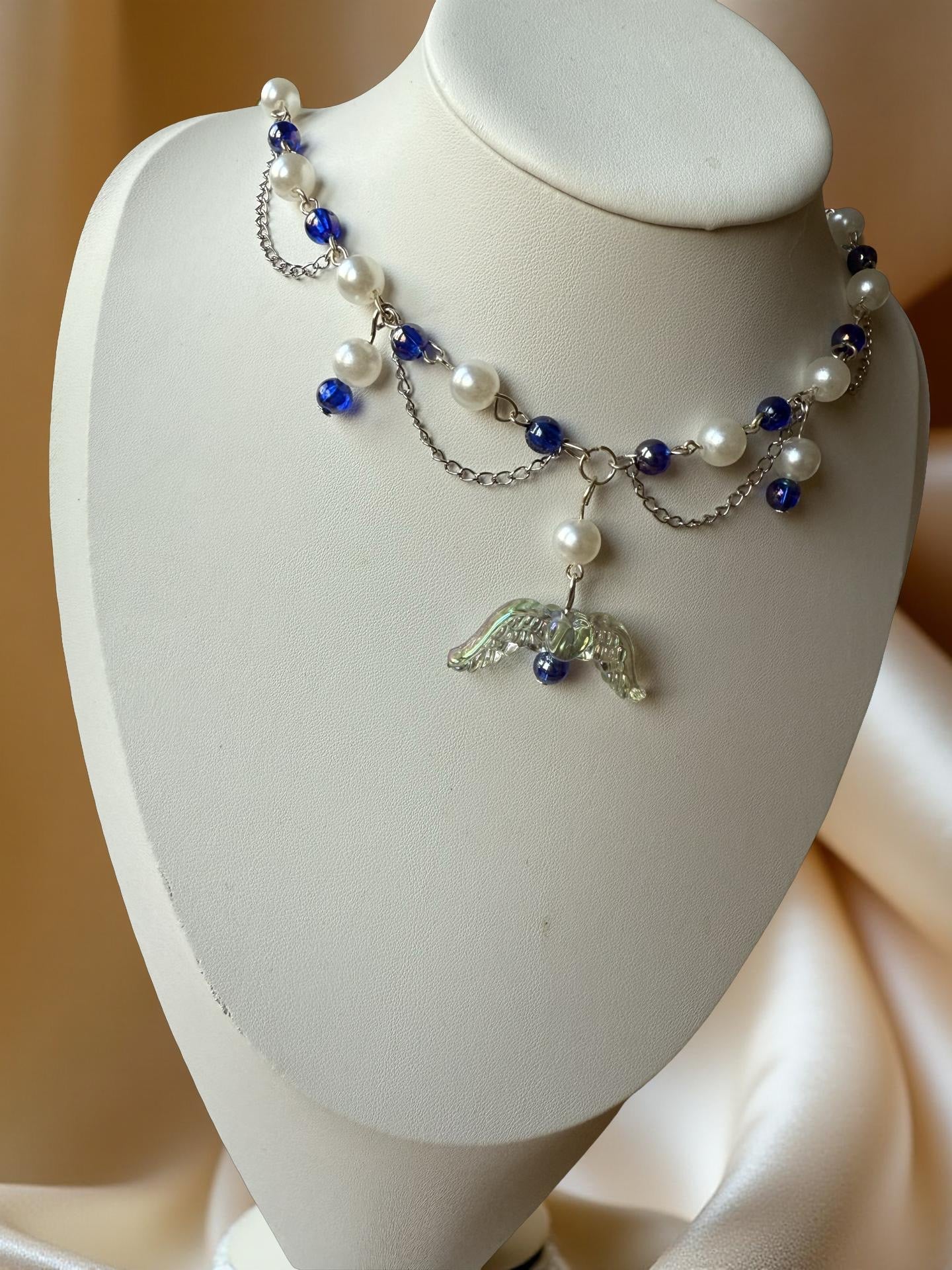 Nocturna Angelica Necklace