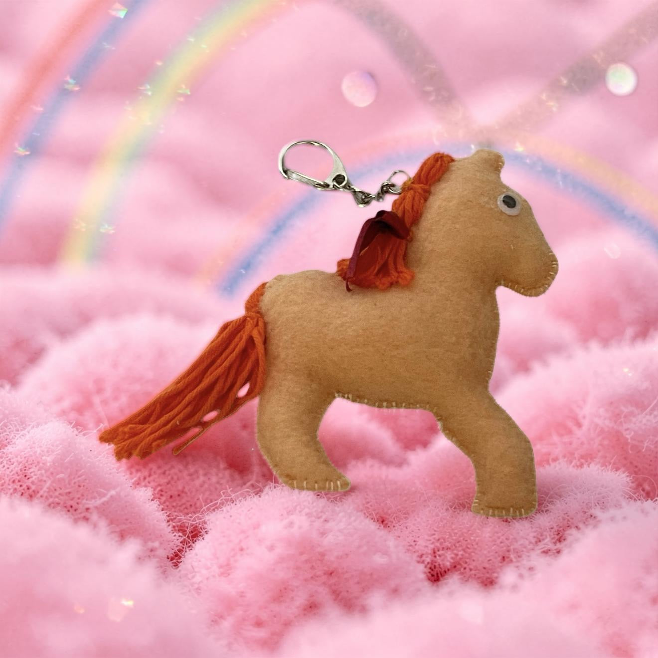 Schlüsselanhänger Goldmähnenpony