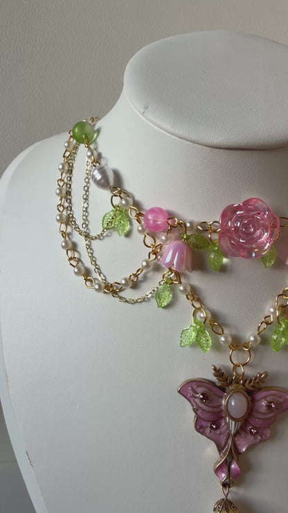 🌸 Blossomwing Necklace